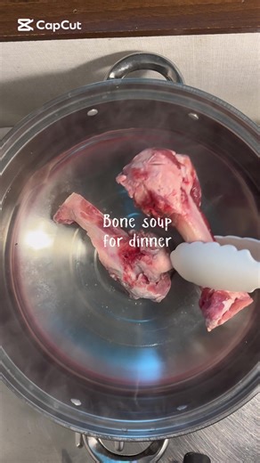 Bone Soup 🍲 Ingredients: Marrow bones, beef/lamb meat, onion, garlic, carrot, potato, soaked chickpeas, salt, cumin. Preparation: Boil the bones for 30 minutes, then add meat and soaked chickpeas. Simmer on low heat, adding onion, garlic, carrots, and finally potatoes. Let the soup cook slowly for about 3 hours until rich and flavorful. Serve with thin homemade flatbread. Enjoy! 🤍#fyp #foryou #foryoupage #viral #tiktokviral