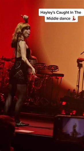 Paramore performing Caught In The Middle at the London o2 Arena Night 2! 💃 #paramorefans #hayleywilliams #paramore2023tour #paramoretour #paramoretiktok #paramore #caughtinthemiddle #concerts #livemusic #paramorelondono2 #paramoreo2