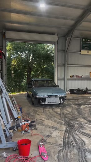 What else do men use a garage for? ( via @blackest_ind ) #vl #holden #turbo #boosted #boost #hp #loading #psi #skids | Fueldriven