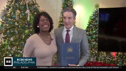 Mayor Parker surprises Jim Donovan with mayoral proclamation celebrating legacy