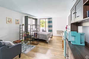 Chateau Mar Golf Resort Apartments - 3501 Inverrary Blvd Lauderhill, FL 33319 | Apartments.com