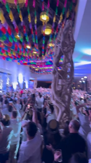 We welcomed the New Year and Libby’s 40th in style! 🌞🏝️ now back to the grind! | Dave Cummings