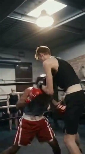 7'9 Boxer vs 4'11 Fighter – Shocking Knockout! 💥🥊