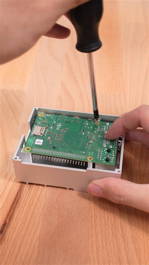 Cool and protect your Raspberry Pi 4 in minutes with our Gem Pro fanless case. The custom thermal kit features aluminium blocks and thermal pads to help draw heat away from the board for quiet, reliable cooling, all while housed in a premium aluminium enclosure with a striking gem-style design. With full I/O access, it's ready for smart home projects, media players, retro gaming, DACs and more. Take a look at our website for more information: https://akasa.co.uk/search/GEM PRO | Akasa