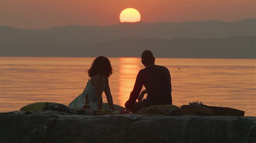 Fall in Love on Vacation with These Romantic Netflix Movies