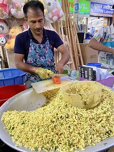 24M views · 90K reactions | New Market Famous Jhal Muri I Bengali Street Food | Street Food Vlog | Facebook