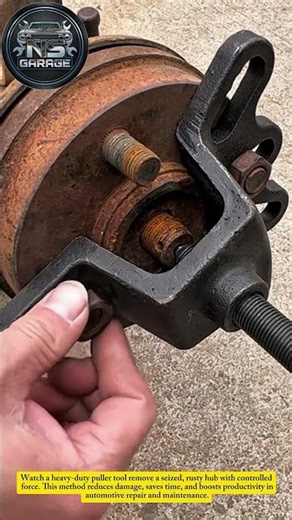 Rusty Hub Removal with Puller Tool | Powerful Extraction Process#engineering #tools #usa