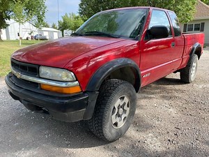 2000 Chevrolet S10 LS ZR2 4x4 Extended Cab Pickup | Transportation