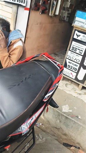 Sp125 Bike back handle rap wrapping paper 🥵 #bike #wrapping #shortvideo #bikemodification #ytshorts