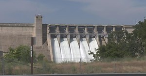 Plan underway to raise Folsom Dam