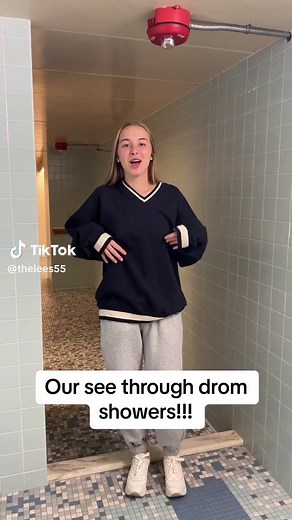 Shower parties on a whole new level #whybotherwiththeglass #uscollege #fyp