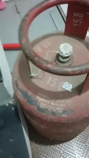 how to open gas cylinder cover