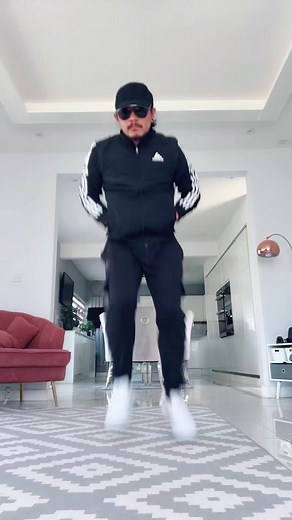 Another dance I made 😚✌️💨💨 #igothighshuffle #shuffle #fypシ #xyzbca #foryou