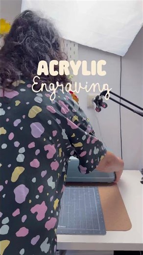 Acrylic Keychain Monogram Engraving with Cricut ✨ Easy DIY Gift! #cricutengraving #diy #engraving