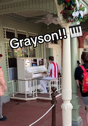 The incomparable Grayson on the keys!! 🎹 #disney #disneyparks #disneyworld #piano #disneyland