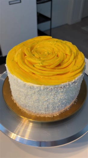 🥭 🥥 = heaven 😋 sponge cake: - 6 eggs (room temperature) - 1/2 tsp salt - 190g sugar - 1-2 tsp vanilla extract - 145g flour - 2 tsp baking powder - 60g oil ❗️bake at 320°F/160°C for 35min mango filling: - 300g frozen or fresh mangoes - 1 fresh mangoe - 4 tbsp sugar - 2 tsp lemon juice - 2 tsp cornstarch - zest of 1 lime coconut cream: - 200g coconut milk - 60g sugar - 3 tsp cornstarch - 500g mascarpone - 300g whipping cream - 40g powdered sugar decoration: - 1-2 mangos - shredded coconut - lim