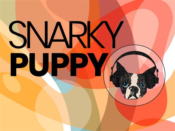 スナーキー・パピー（Snarky Puppy）がビルボードライブに登場!　4年ぶりの来日公演、ジャズに縛られない自由なパフォーマンスに参加しよう | Mikiki by TOWER RECORDS