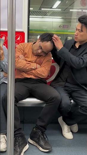 Wig falls off funny🤣 #wigs
