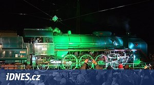 Den železnice v České Třebové pokořil dva rekordy, magnetem byla noční show - iDNES.cz