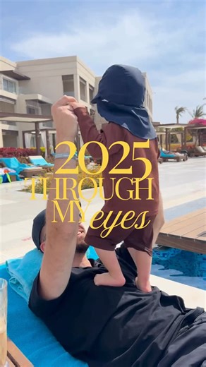 Corinna Merz | Kunst im Mama Alltag on Instagram: "Kein langer Text, 2025 du warst WUNDERVOLL. Mit einem weinenden und lachenden Augen starten wir ins neue Jahr und erinnern uns voller Dankbarkeit an diese Momente ✨"