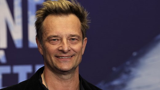 David Hallyday sort une version inédite de "Sang pour sang" avec Johnny