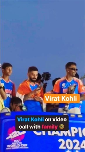 Virat Kohli family ke saath video call karte hue nazar aaye ❤️📱