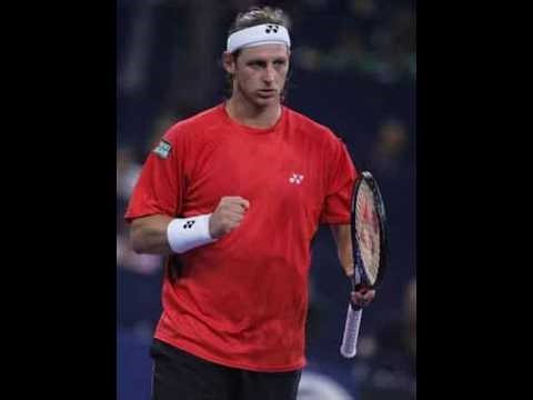 《从替补到冠军：纳尔班迪安的上海之夜》 2005年上海网球大师杯决赛，替补身份的纳尔班迪安，在落后两盘的不利局面下，历经4小时35分钟的史诗级鏖战，逆转了当时如日中天的球王费德勒，夺得了职业生涯最具