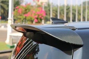 Panduan Pasang Roof Spoiler Sendiri Agar Kuat Menempel, Ini Yang Harus Diperhatikan - Otomania.com