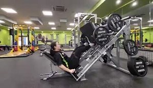 💥EXERCISE OF THE WEEK💥 The linear leg press, is a type of resistance training exercise which provides a alternative way to strengthen your thighs, hamstrings, glutes, hips & even calves! The action is performed in a seated position which allows you to focus predominantly on your legs whilst providing your back with support. 🧐 Top Tip: The platform before plate loading weighs 53KG If you are unsure on how to use this machine or would like more information, please grab a member of the gym team 