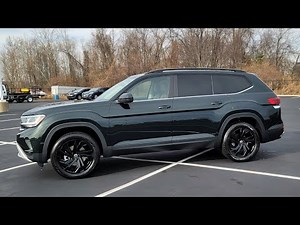 Quick look inside a 2022 VW Atlas in Racing Green Metallic with Mauro Brown interior.