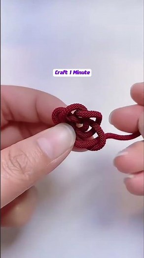 Instructions for tying a beaded bracelet #diy #bracelet #craft