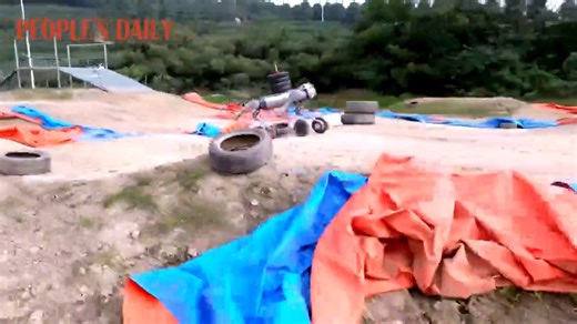 Check out this mind-blowing China-made #robot dog! With highly dynamic motion, it can traverse various terrains in temperatures ranging from -20℃ to 55℃, run at a top speed of 20 km/h with a max load of 120 kg, and boasts a max endurance of 50 km with a 40 kg load. | People's Daily, China