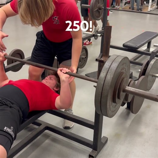 250 lbs Bench #250 #benchpress #bench #weightlifting #lifting