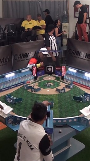 Béisbol de Mesa on Instagram: "El pitcher debe cuidar su estrategia en cada lanzamiento ⚾. Cada envío al bateador exige precisión, lectura del juego y control absoluto. ———————————————————— The pitcher must protect their strategy with every pitch ⚾. Each throw to the batter demands precision, game awareness, and total control."