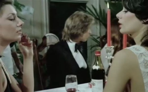 安妮特·海雯（Annette Haven）1977年老电影《DESIRES WITHIN YOUNG GIRLS》片段