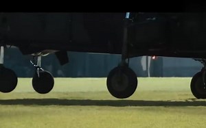 顶级空战片，战机越境突袭低空缠斗，难得一见的韩国精彩空战电影1