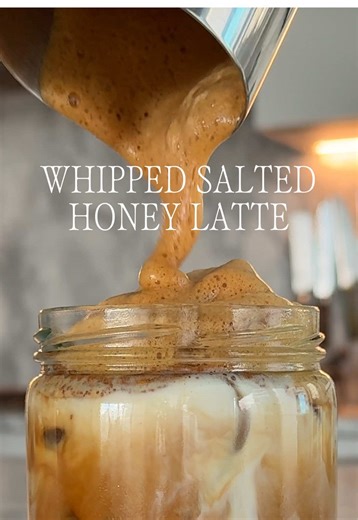 Whipped Salted Honey Latte 🍯☕️ (with homemade almond milk, of course!) This is the coffee that I go to sleep excited to have the next morning 🤣 Recipe: -double shot of espresso -1/2 c honey vanilla almond milk -dash of cinnamon -ice 1 tsp honey -pinch of salt (I prefer the @am. SALT vanilla bean salt!) Instructions: 1. Add ice and almond milk to your glass then dust with cinnamon 2. Make espresso in a mug so there’s room for it to froth 3. Add honey and salt to warm espresso and mix for 20-30 