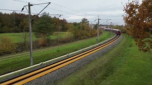 The next milestone in the new Piccadilly Tube trains coming to London! 🚇 The trains are being put through their paces at our test track and climate chamber, ahead of them entering Transport for London passenger service in 2025. We are in the final stages of fit out for our new #SiemensMobility's Yorkshire rail village, with UK manufacturing starting from March 2024. Find out more about how our trains will #TransformTheEveryday 👉 https://sie.ag/MCr3D | Siemens