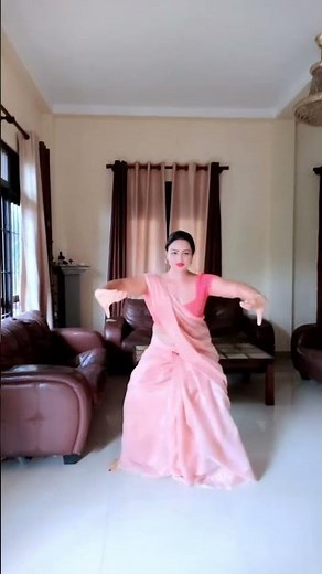 සුන්දර යුවතියගේ මනරම් වන්නම් නැටුම Beautiful Sri Lankan Girls #Kello