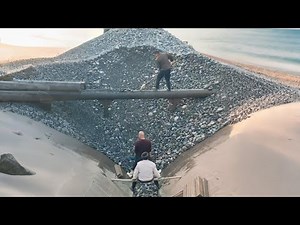 Barge unloading 4500 tons of cobblestone - Full long video - Empty barge