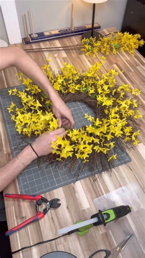 79K views · 632 reactions | Let’s create a forsythia bloom wreath in about 5 minutes.  | How I See It Blog, LLC | Facebook