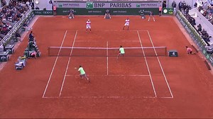 While one was loved by everyone, the other was loathed...until he finally won the crowd over. 👏 @BrettHaber, @thetracyaustin, Jimmy Arias and Prakash Amritraj take us through #8 and #7, Jimmy Connors and Ivan Lendl →tnns.ch/app #TCLive | Tennis Channel