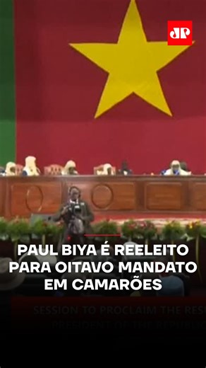 O presidente de Camarões, Paul Biya, de 92 anos, foi reeleito para um oitavo mandato consecutivo, com 53,7% dos votos nas eleições realizadas em 12 de outubro. O resultado oficial, divulgado nesta segunda-feira (27), foi contestado pela oposição, que acusa o governo de manipular o pleito. Biya, que está no poder há 43 anos, seguirá governando o país da África Central até os 99 anos, caso conclua o novo mandato. A disputa eleitoral foi marcada por protestos e confrontos, que deixaram ao menos qua