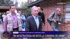 🤳🏻💬 El presidente Gustavo Petro le recordó a Jerónimo Uribe, hijo del expresidente Álvaro Uribe, que el juicio y fallo condenatorio contra su padre es producto de una acción jurídica contra el senador Iván Cepeda, que interpuso el mismo exmandatario en 2014. 🔴Conéctate 👉🏻 http://rtvcnoticias.com/senal-en-vivo 📲 | RTVC Noticias