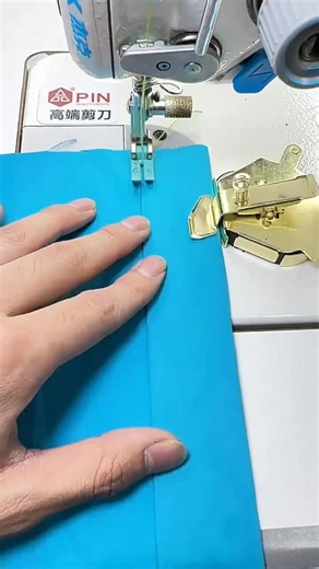 Sewing straight seams perfectly!😍 Try our brand-new magnetic seam guide – it keeps your fabric in check, adjustable for width, guaranteeing flawless seams and pro-level results every time! 🧵Compatible with all popular quilting and sewing machine brand models. | Maperiodrvel-USA