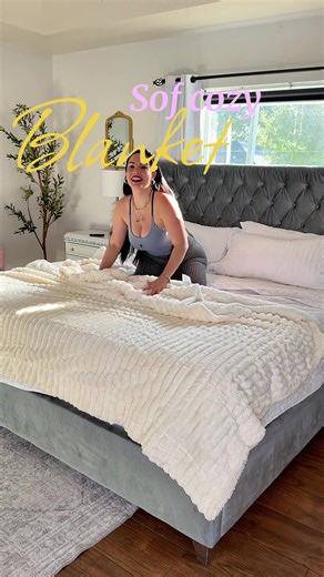 Cozy Blanket Essentials for Your Sofa