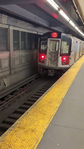 MTA New York City Subway R188 car #7270 and company departs Queensboro Plaza station bound for HY.