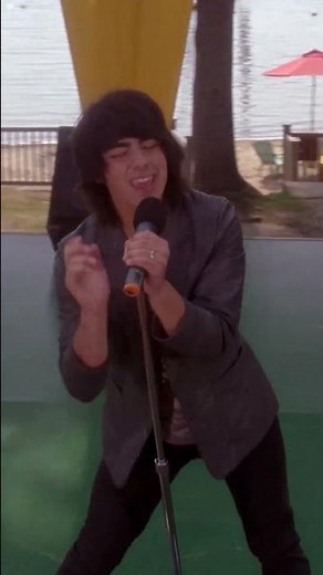 ¿Alguien más se ha enterado de que vuelve «Connect 3»? 😮 | CAMP ROCK 3 | ‪@disneychannelES‬