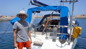 Η απίστευτη ιστορία ενός Κρητικού που ζει επί 6 χρόνια σε σκάφος και εξερευνεί τον κόσμο (φωτό & βίντεο) | eirinika.gr