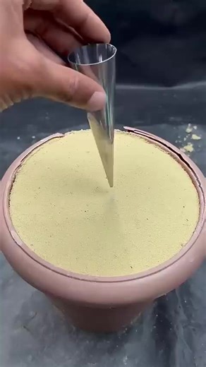 Understanding Troll Faces in Viral Content